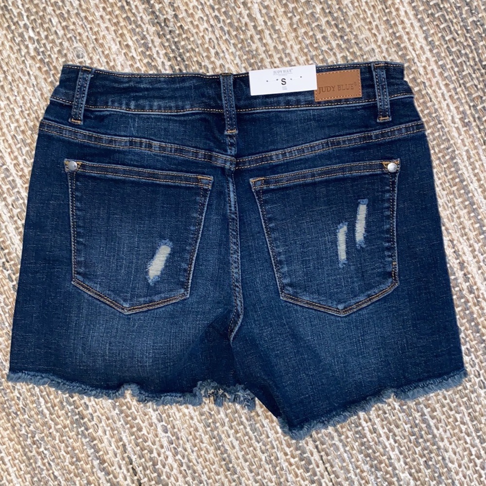 Judy Blue High Waist Distressed Camo Patch Jean Shorts. Size Small - Picture 5 of 5